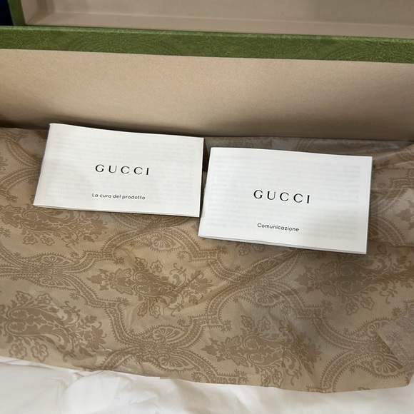 Gucci pink rubber logo embossed heeled sandals
Size 10 - Picture 8 of 12